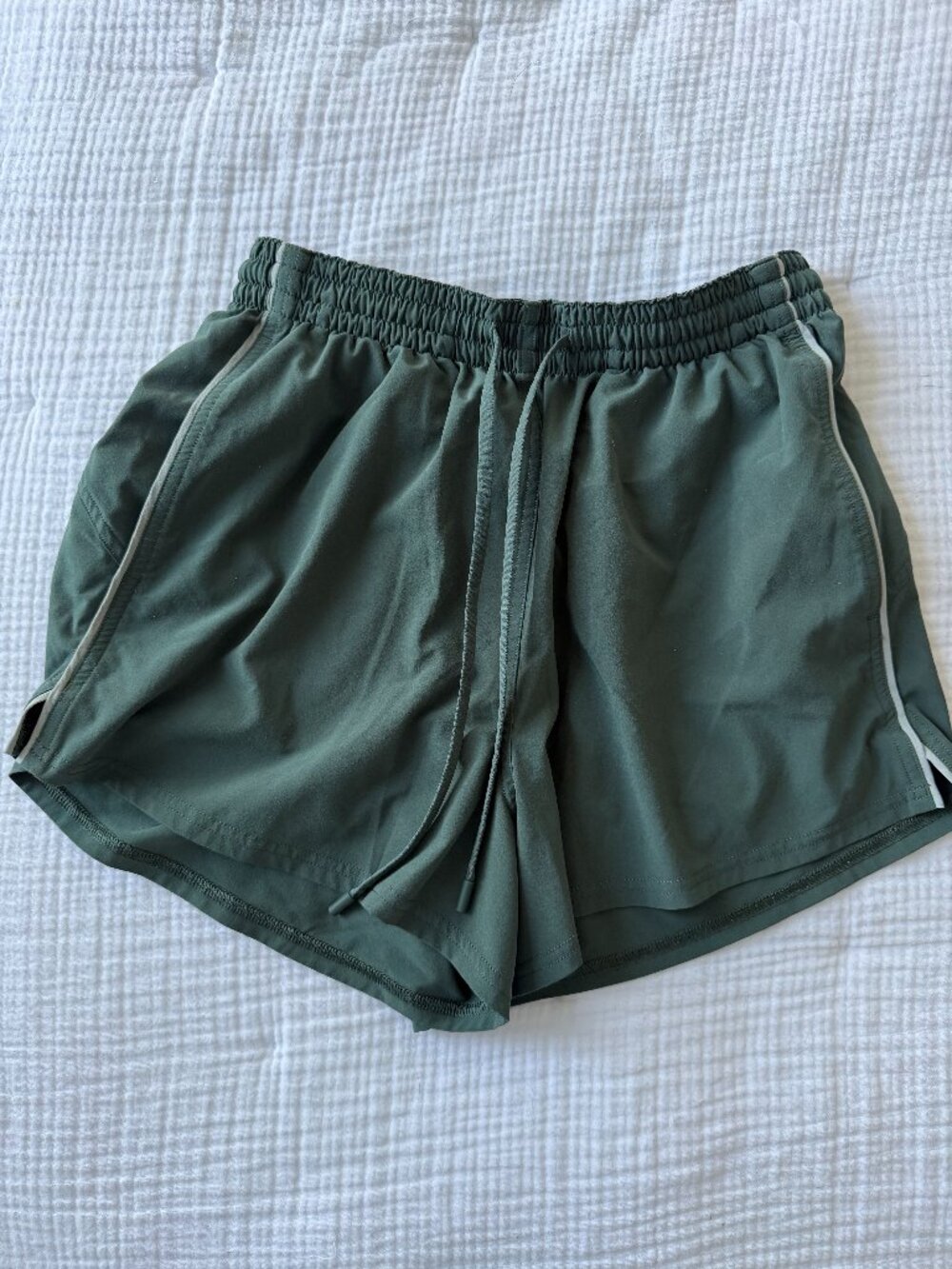 Lululemon Court Rival High-Rise Short 3" - Size 4